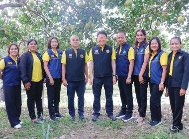 ลงพื้นที่ตรวจเยี่ยมและติดตามการดำเนินงานของศูนย์เรียนรู้การปลูกส้มโอทับทิมสยามบ้านแสงวิมานตำบลคลองน้อย อำเภอปากพนัง จังหวัดนครศรีธรรมราช โดยนายชวกิจจ์ สุวรรณคีรี รองผู้ว่าราชการจังหวัดนครศรีธรรมราช กล่าวต้อนรับพร้อมนายวิศิษฐ์ ศรีสุวรรณ์ อธิบดีกรมส่งเสริม ... พารามิเตอร์รูปภาพ 7